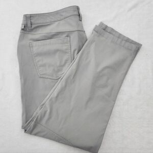 LULULEMON Men's ABC‎ Classic Fit Pants Light Grey/Silver Drops Size 38x29